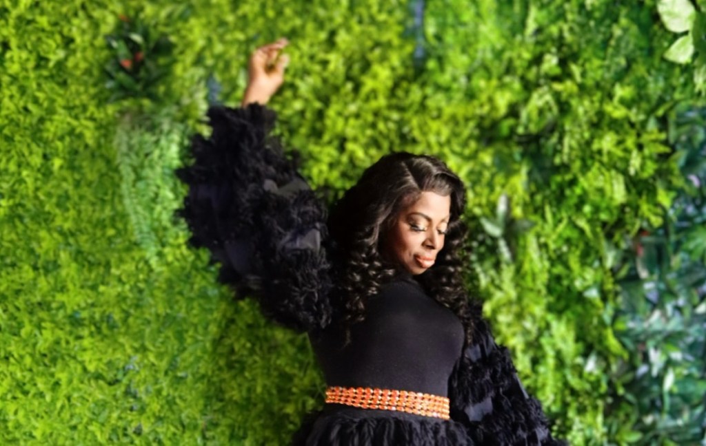 HOLIDAY COVER: LEGENDARY SINGER SONGWRITER ANGIE&nbsp;STONE